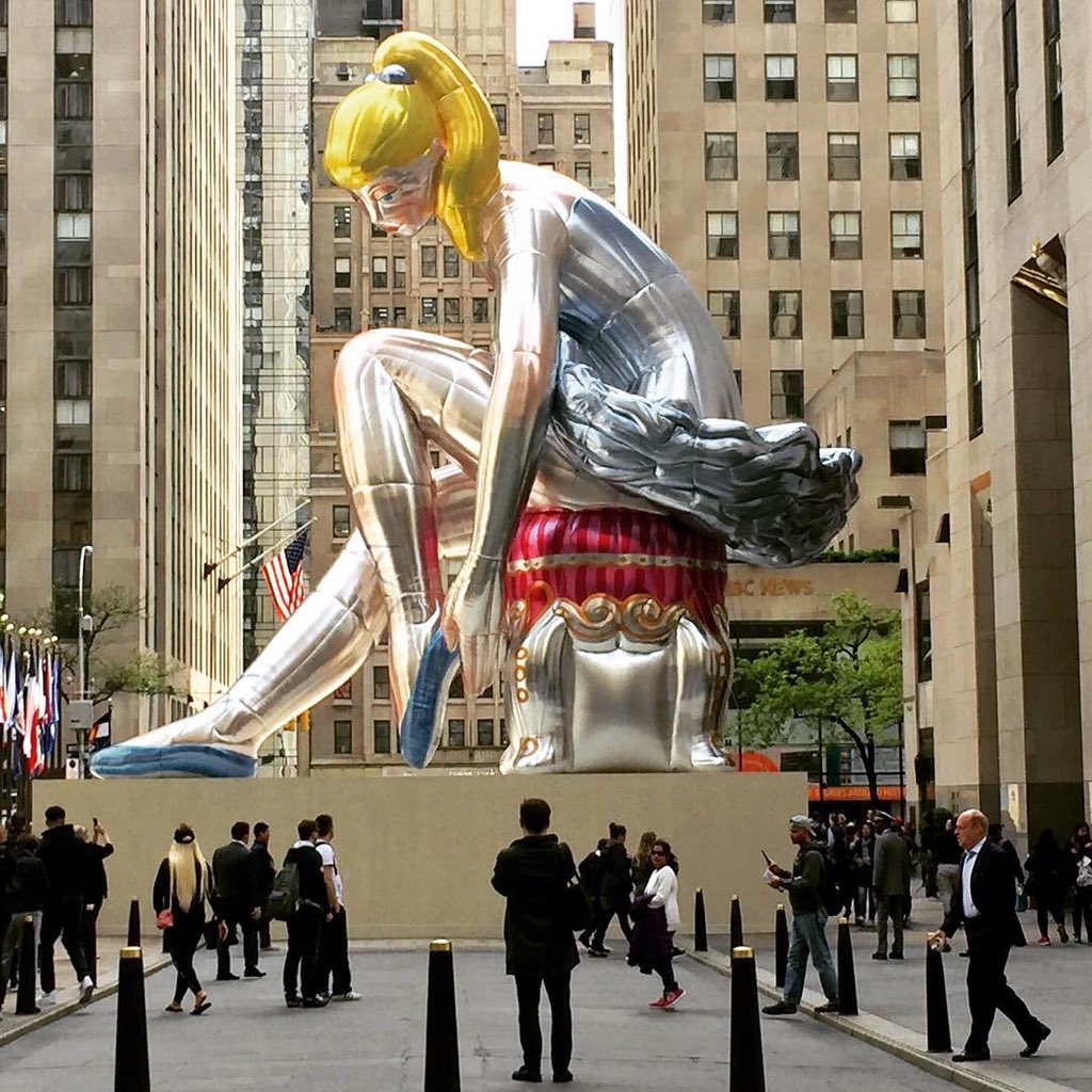 _NYClive_'s tweet photo. It's a perfect day to go and check out new #SeatedBallerina by #JeffKoons at #RockefellerCenter  https://t.co/aTgSDHyNvA https://t.co/zGlkKxHv3e