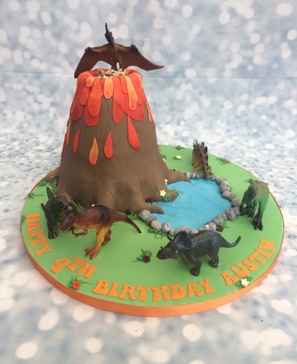 Cake Creations Dinosaur Cake Volcano Credittodesigner Dinosaurcake Volcanocake Upminster Hornchurch Essex Birthday