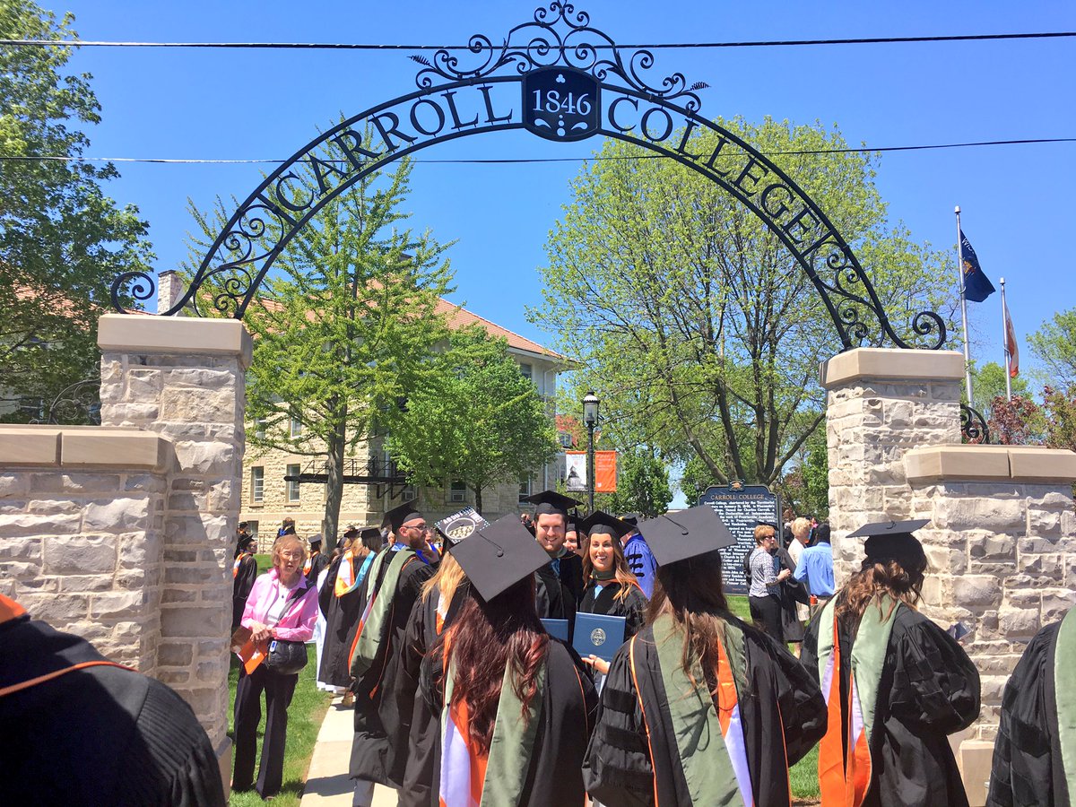 carrollu's tweet image. You did it, Pios! Congratulations to the Class of 2017 graduates! Welcome to the @CarrollUAlumni family. ☺️