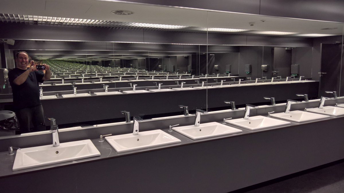 AndyPT's tweet image. #SQLTrip #SQLSay Biggest #Toilet I've ever seen! Redundant high availability cluster &amp;amp; disaster recovery… It's #HUGE #NOTFakeToilet #MustTry