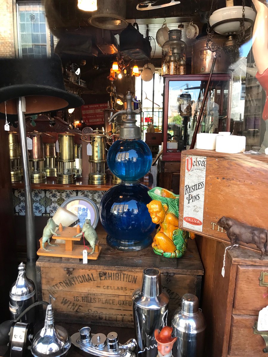 Rex's Emporium looking to buy you old antique items of interest. Top prices paid must be original. Call me on 07977587011 anytime. Thanks