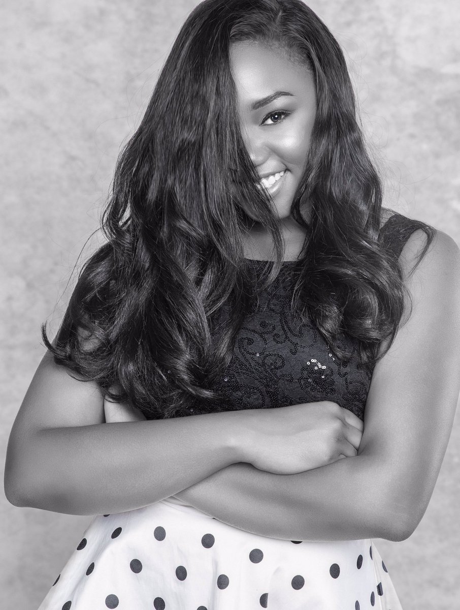 kennedylaurynm's tweet photo. Sunday's are for seniors👩🏾‍🎓❤️ #2017 https://t.co/CwnUYuxjT0