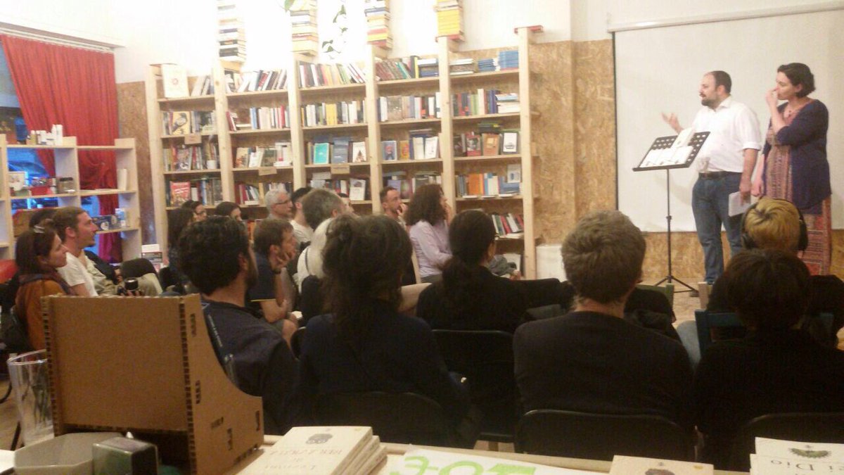 Ora presentazione di #LezionidiMeraviglia con <a href="/MauraGancitano/">Maura Gancitano</a> e #AndreaColamedici <a href="/TlonEdizioni/">Edizioni Tlon</a> <a href="/gruppomacro/">Gruppo Macro</a> #Roma #Filosofia #14maggio