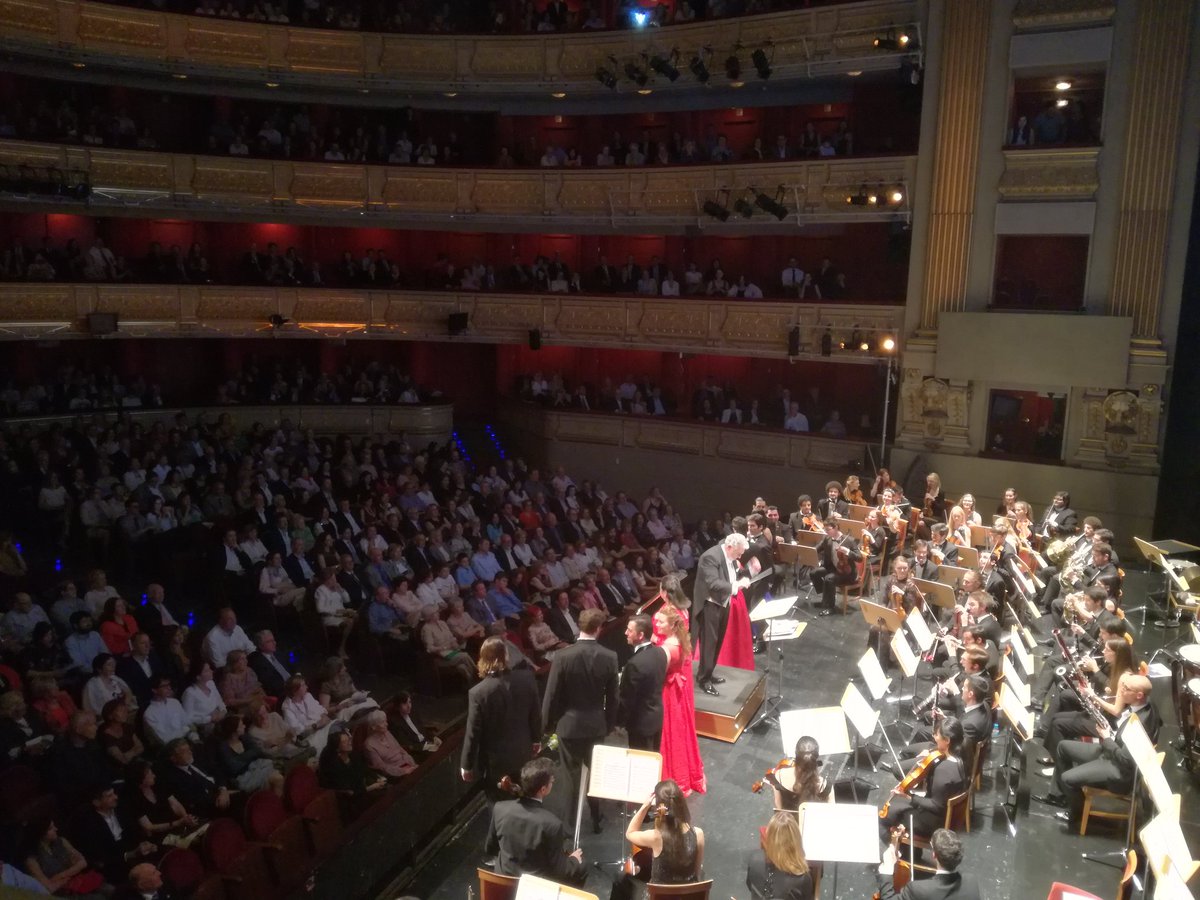 #LaTraviata <a href="/PlacidoDomingo/">Placido Domingo</a> y la #OrquestaFreixenet #25AñosEscuela