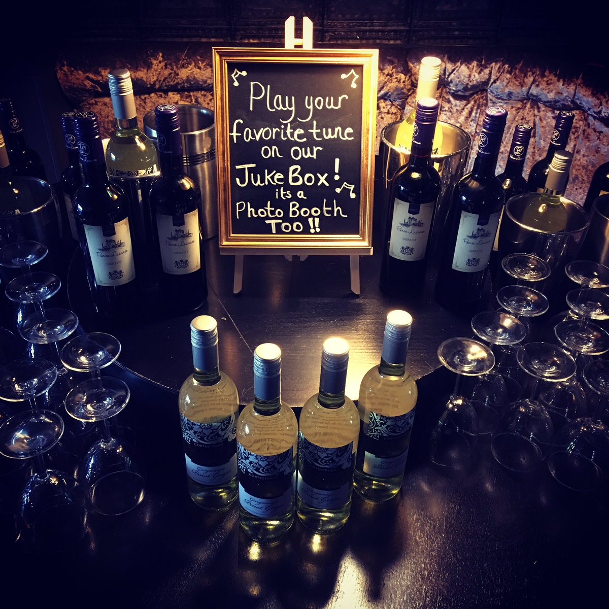 newlowndesarms's tweet image. Our #drinkstable at a private party this weekend! #newlowndesarms