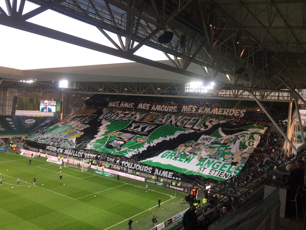 AnthonyPerrel's tweet photo. Le tifo complet (en 3 parties) des Green Angels ce soir ! 25 ans. #ASSE #ASSEPSG https://t.co/wcy0SuK6rJ