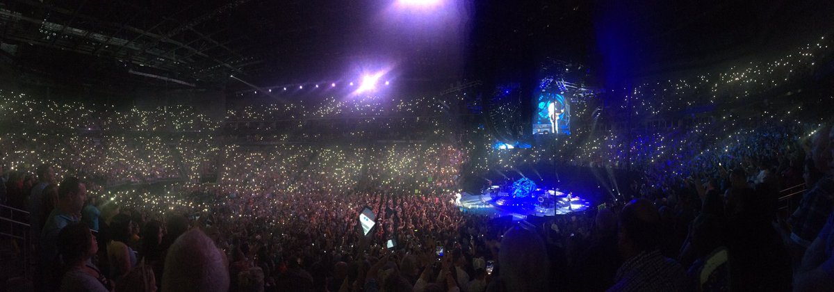mags_gk's tweet photo. @garthbrooks AHHH-mazing show in KC last night!! Thanks for bringing Shenandoah ❤️❤️ https://t.co/0e8bO2cZqD