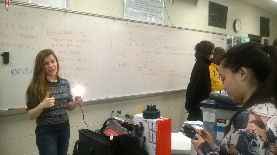 Team_4352's tweet photo. Here's us from Tuesday, having a good time and building bots. :) https://t.co/8PelBxrYQM