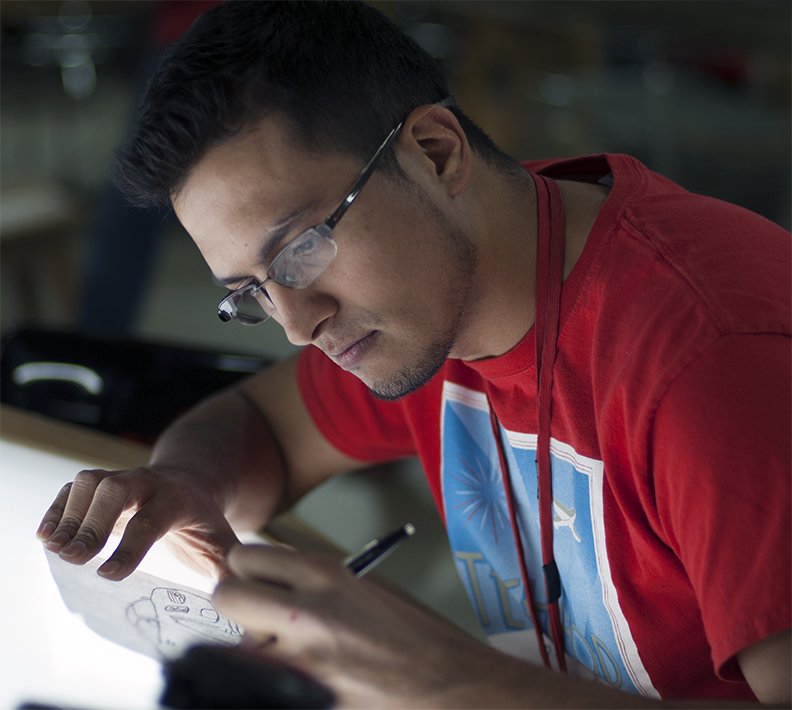 Arestinson's tweet photo. The new lighted #drafting desk at @TechShopDC  proves popular in it's new #workspace https://t.co/Y5pCUdDBgi