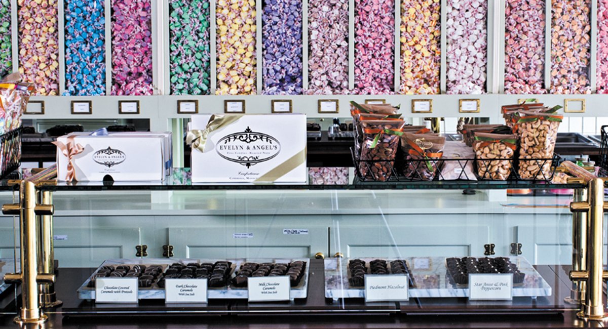 Give the gift of sweets this Valentine's Day: bit.ly/1NAlFXD