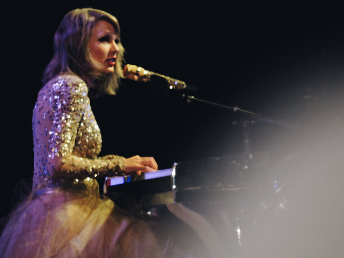 lostintay's tweet image. #taylorswiftmadetaylorswiftfamous