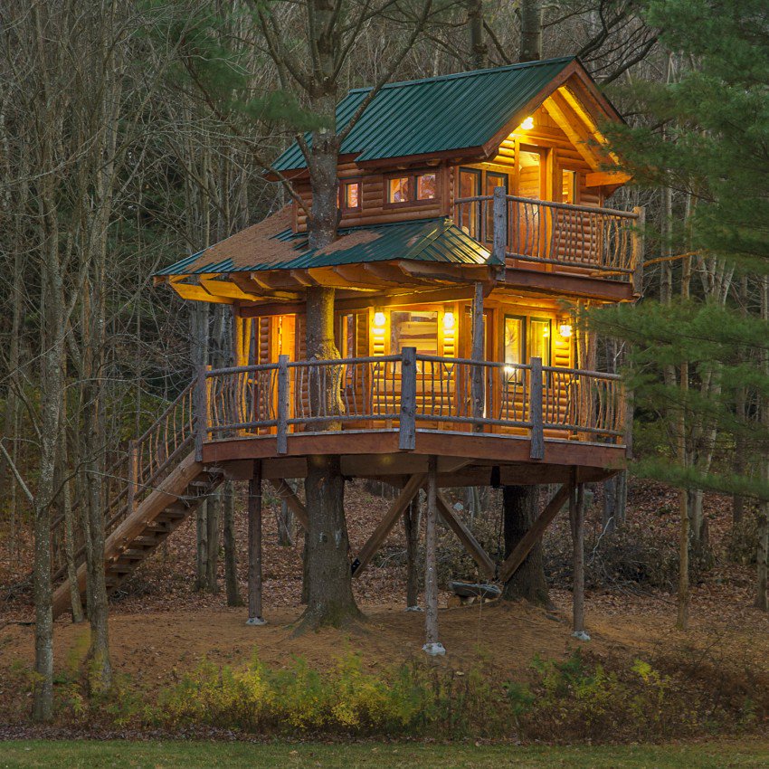 outsidemagazine's tweet image. 10 amazing treehouses you can actually stay in: bit.ly/1k61WFf