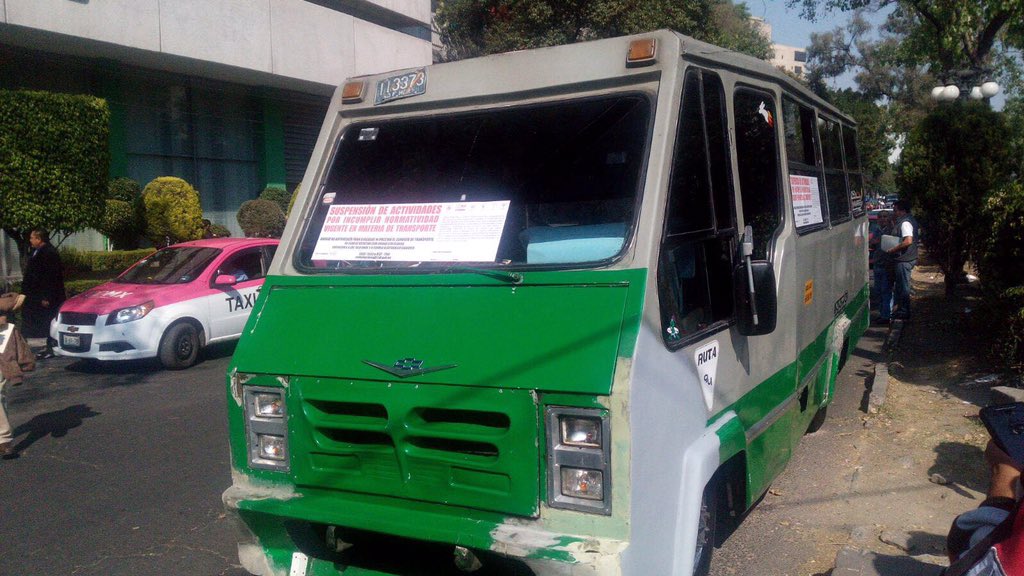 En At'n a denuncias sanción a 2 unidades R94 Taxqueña-Tláhuac por poner en riesgo a usuarios goo.gl/FvhMAa