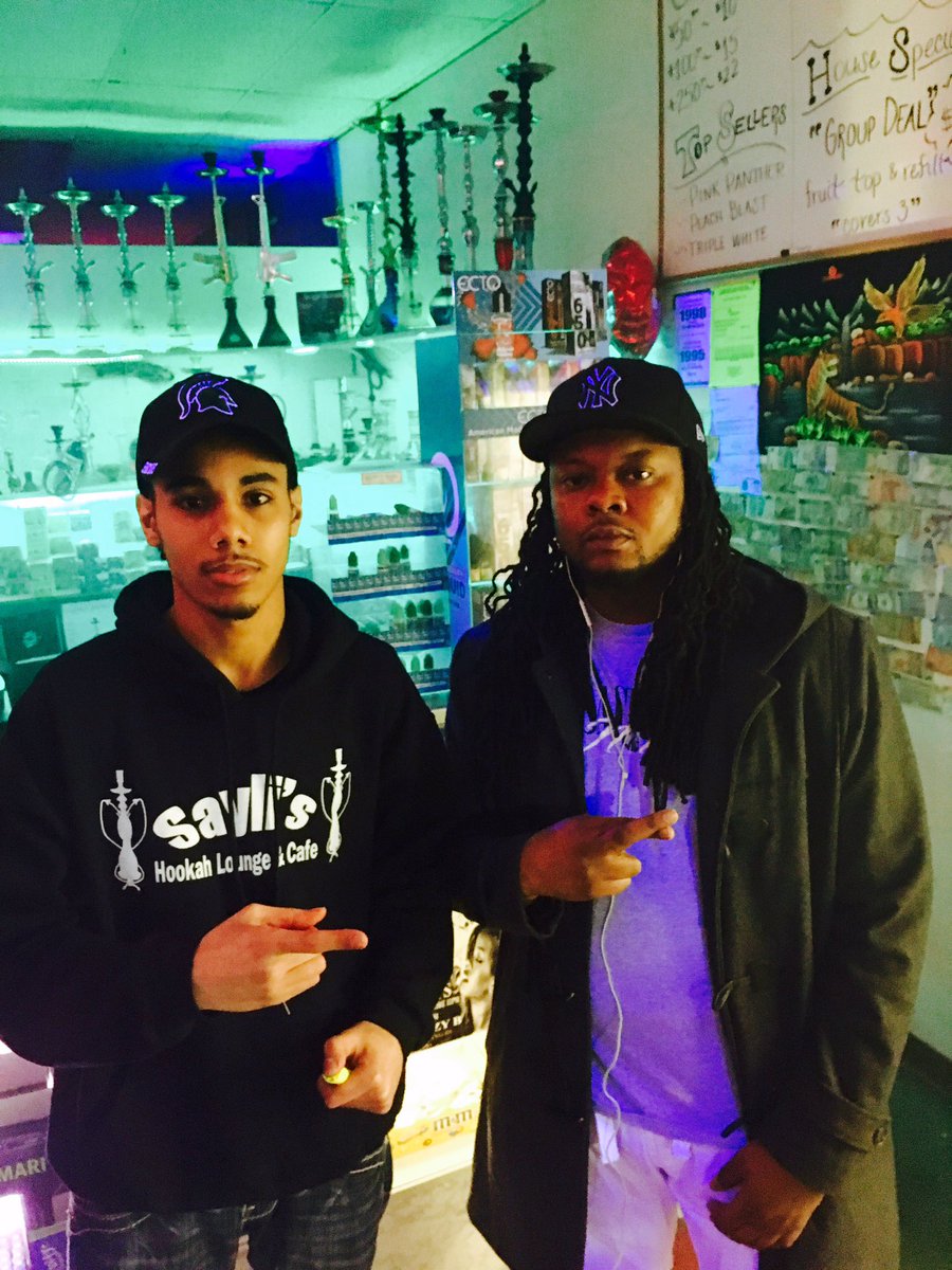 BizzWright's tweet photo. @saylishookah right now!! @TheRealPianoBoy hosting!! #djbizzyb #pianoboy #saylis https://t.co/E73Z9sXS6U