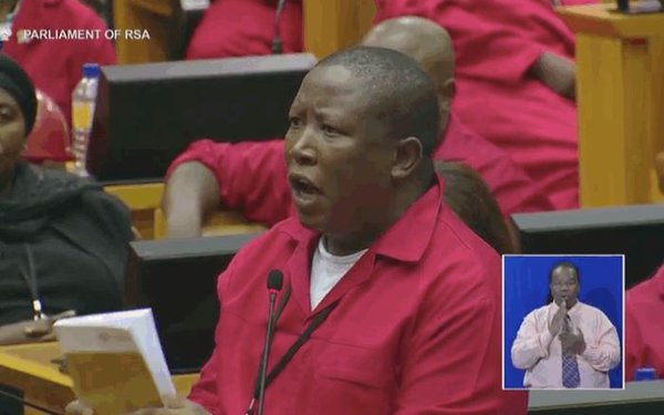 ewnreporter's tweet image. #SONA2016 moments: Don’t look a GIF horse in the mouth dlvr.it/KTfRnS