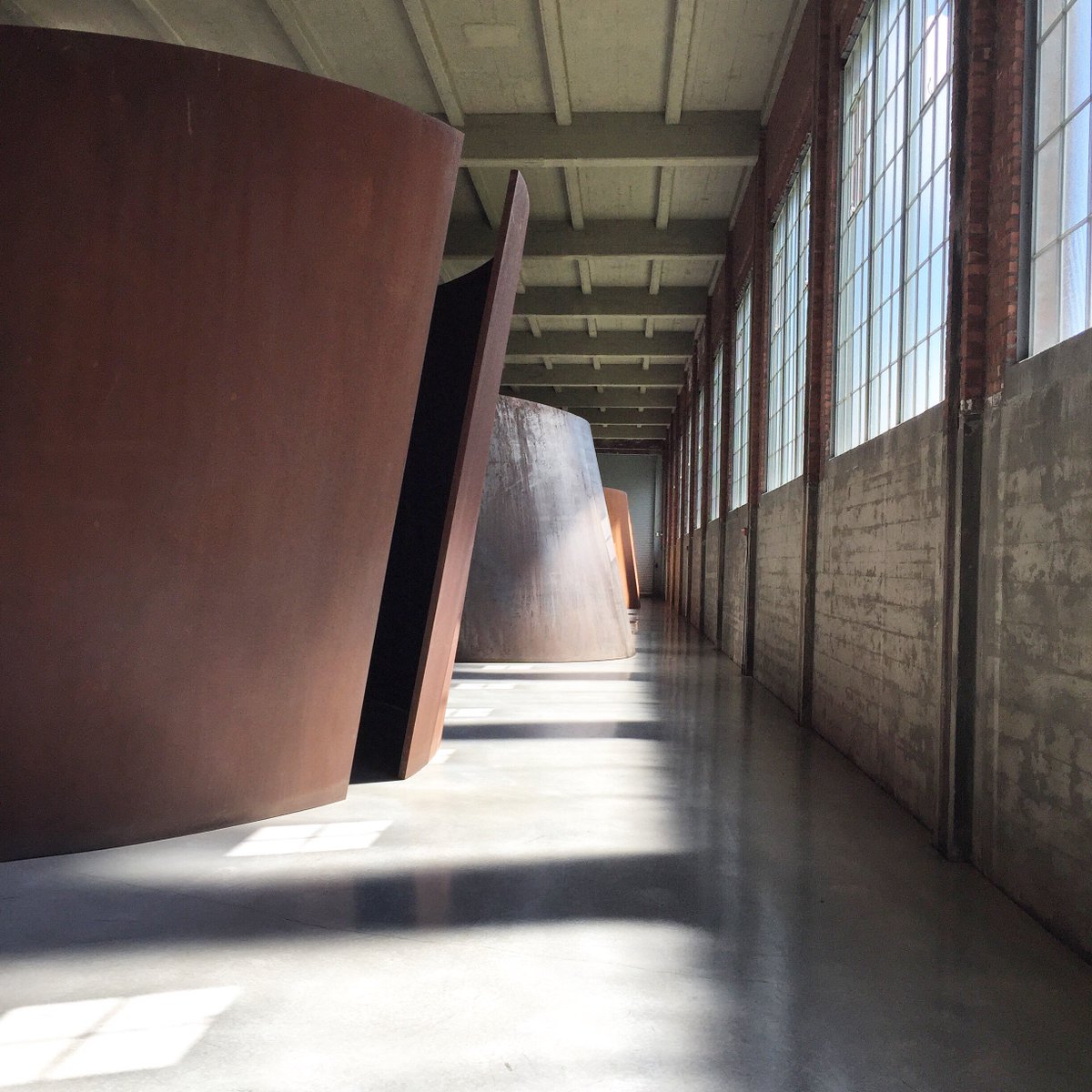 Pop_Up_Flea's tweet photo. Things we like: #RichardSerra at @diaartfndn #artworldspaces https://t.co/ZTU6yT0ZAL