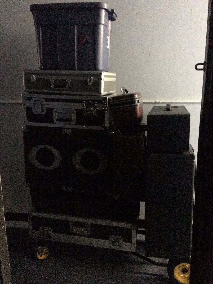 beezd's tweet image. And that's how you load up for a gig @Soft_Speaker