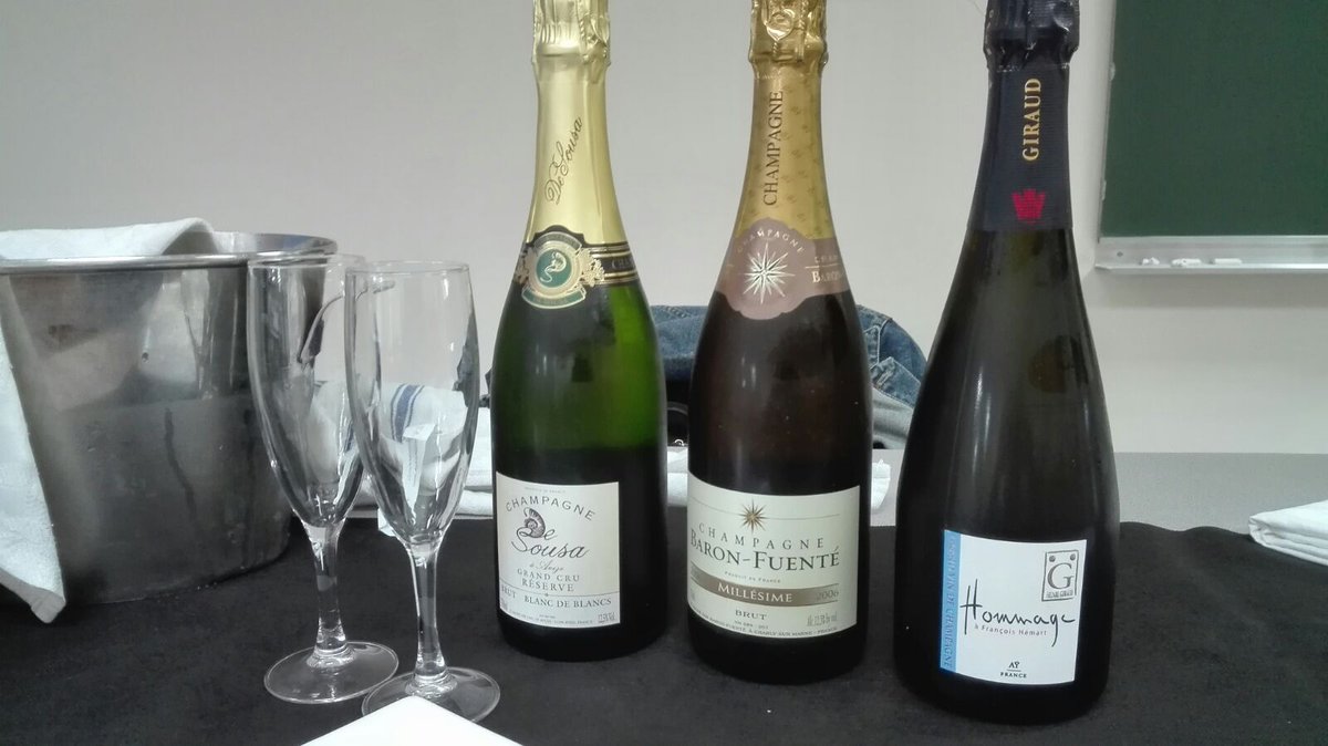 Nadia_Pain's tweet photo. #sumiller Una #cata genial hoy, con una clase magistral de #champagne 🔝🔝 https://t.co/UQ6njh8FqR
