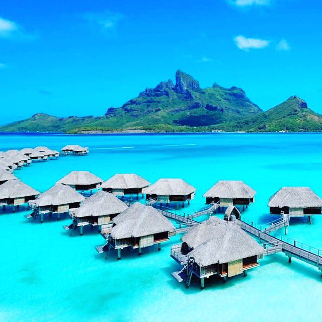 big_cribs's tweet photo. Best #holiday #huts going https://t.co/epnpGbeOgU