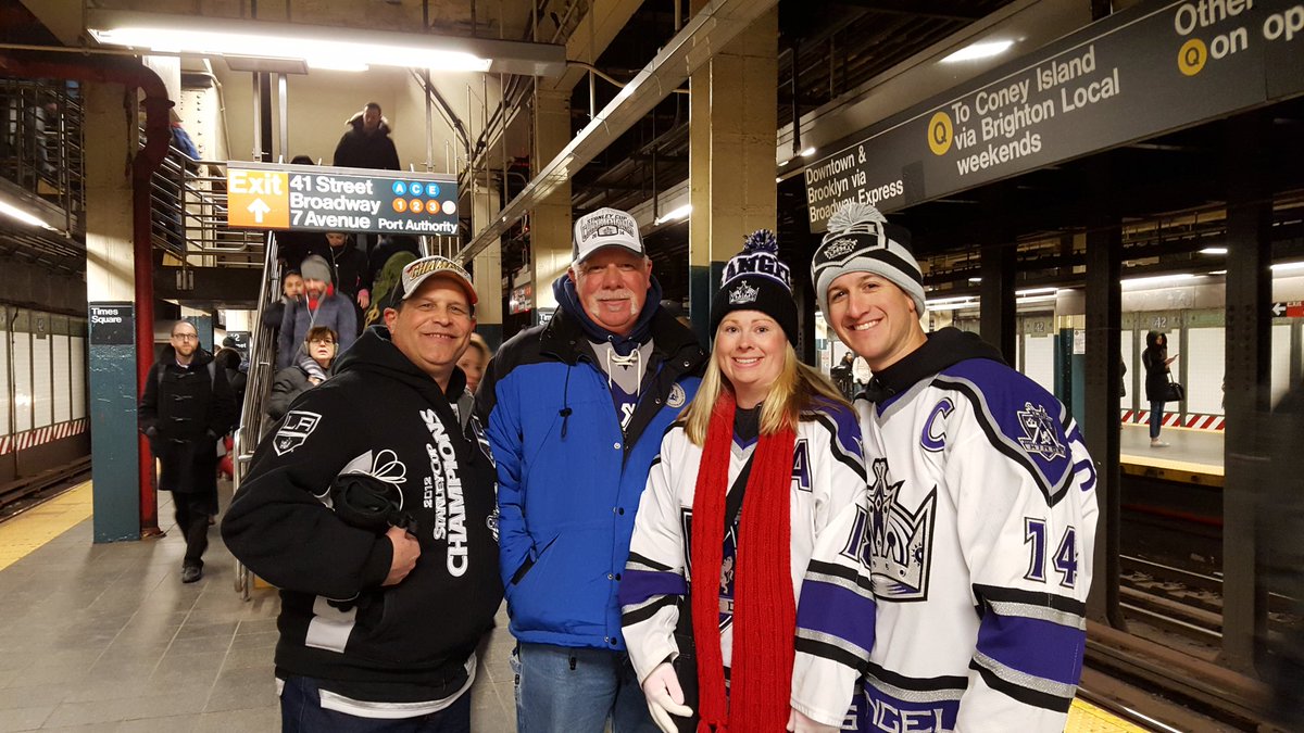silvertrust14's tweet image. Go Kings go! Road trip with the kings and early 10 yr anniversary with my wife!  @LAKings