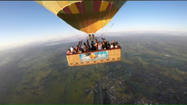 Margaribe's tweet photo. Join w/@mitchoates @DANandMOORE @danandmitchtv in a @BalloonAloft over beautiful @Australia @GoPro @periscopeco https://t.co/Npqa2BBgCf
