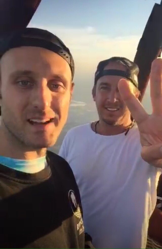 Margaribe's tweet photo. Join w/@mitchoates @DANandMOORE @danandmitchtv in a @BalloonAloft over beautiful @Australia @GoPro @periscopeco https://t.co/Npqa2BBgCf