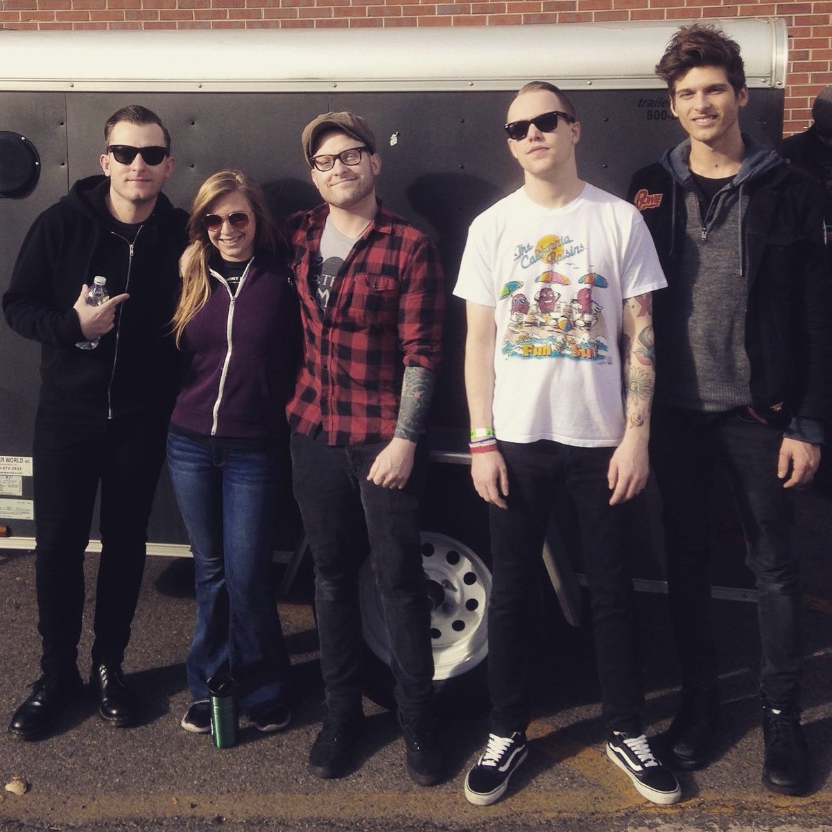 savvisaurus_rex's tweet photo. #tbt That one time feeding and hanging out with @blacklistroyals β€
#FeedtheSceneDenver #blacklistroyals #FtSD https://t.co/zGq826N6sJ