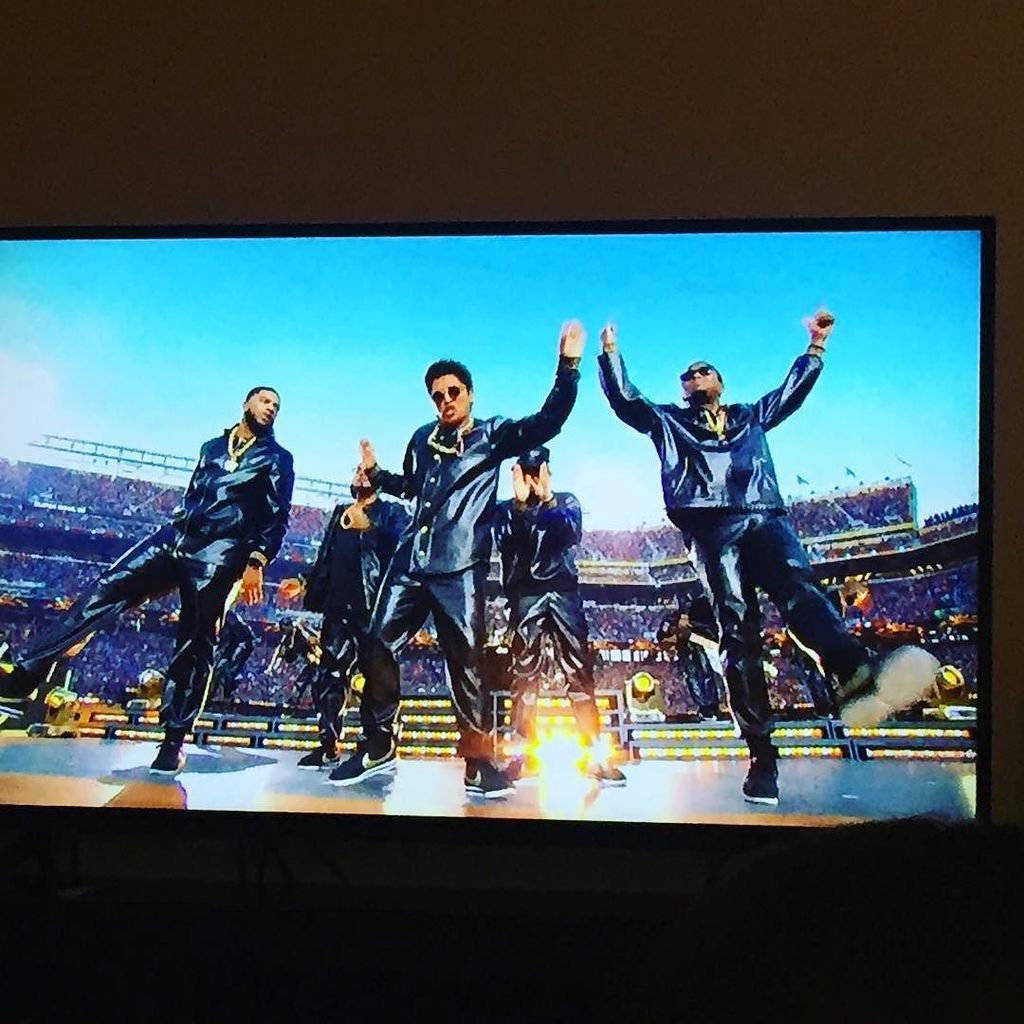faethonm's tweet photo. Throwback to superbowl half time show https://t.co/MX41Vs2NGG https://t.co/r4cs5uH8cm