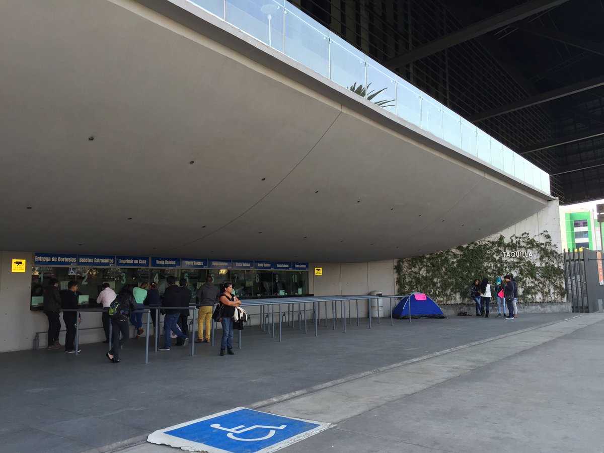 ArenaCdMexico's tweet image. Así nuestras taquillas con l@s #coders para #EVOLUTIONTOUR de @somosCD9 😱