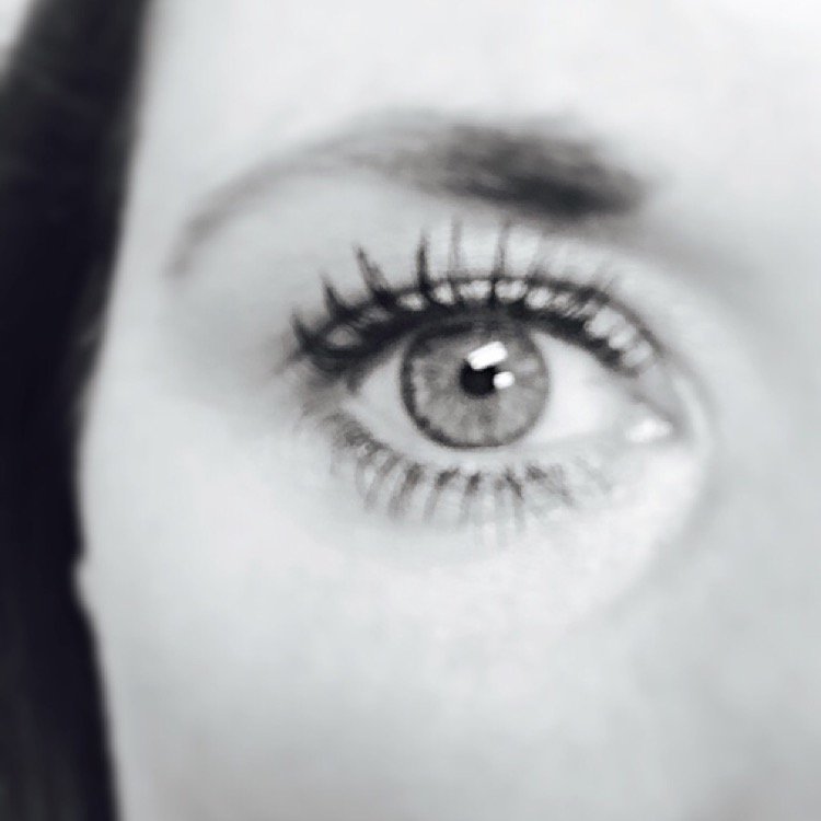 courtphannah's tweet photo. From 6:30am-8pm these #velvetnoir lashes held up! @marcbeauty @infuenster #contest #complimentarysample https://t.co/da1OQ1qBUD