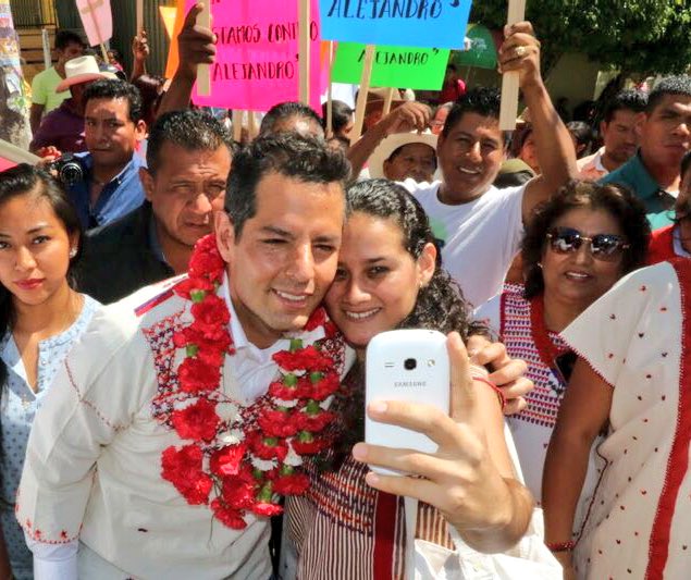 alejandromurat's tweet photo. Asistí al encuentro con los delegados del PRI del #Distrito07 (Putla) #JuntosSiPodemos transformar #Oaxaca https://t.co/1y9XeGX8na