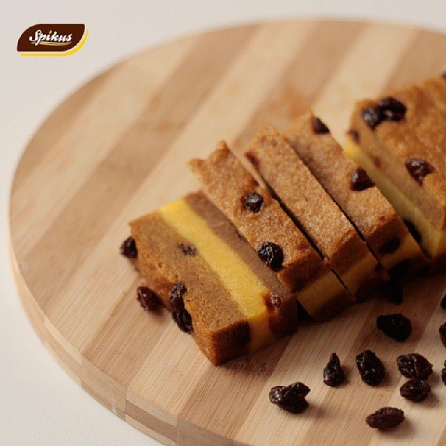 Mocca Raisin menjelang akhir pekan? Asik juga nih menikmati weekend dengan sajian super enak yang satu ini ;)