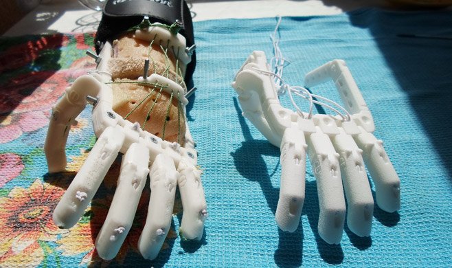 1trac1's tweet photo. A #3DPrinted hand from #Moscow-based #startup Motorika.
#biotech #innovation #tech #CYBEY
https://t.co/Fnu5RFGcRG https://t.co/7SNFqG0vcE