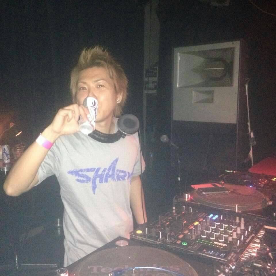 CHICA_mico's tweet photo. CHICA Second event💕💕
2月13日@pure
16:00〜21:00

フライヤーには載ってないけど
DJ HEROさん、MCいつきくんもぶち上げてくれます！

CHICAメンバーからチョコもらえますよ🙈🙈 https://t.co/VLfAcTOHWa