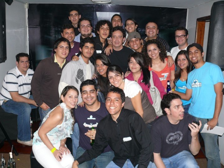 jeanNOjuan's tweet photo. Del baúl de los recuerdos. Por alla a comienzos del 2do milenio, en los encuentros de #tweetmerida @SanOliverosVarg https://t.co/Veq3820OE0