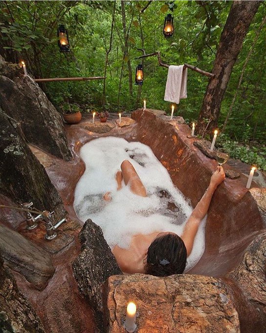 My birthday is a week from today and I would like this situation right here... kthnxbai 👋🏾💃🏽💋🤘🏽🌿 hahaha