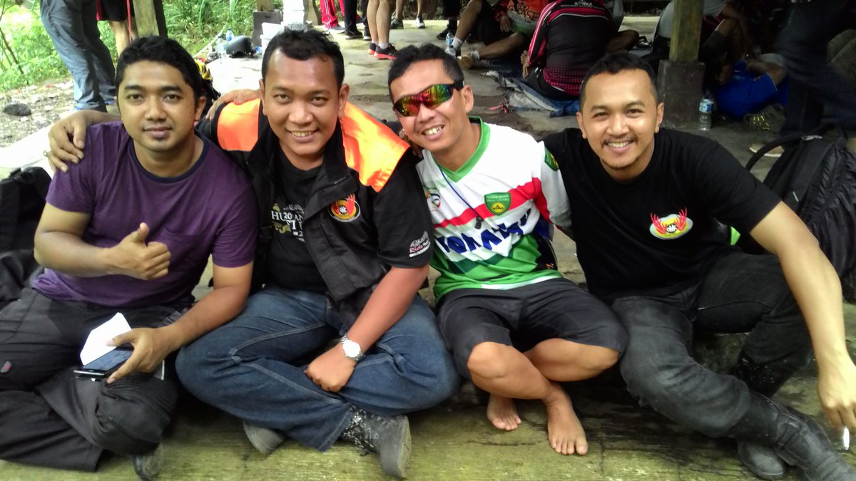 Indahnya kebersamaan --> SEMUT &amp; UTOMC