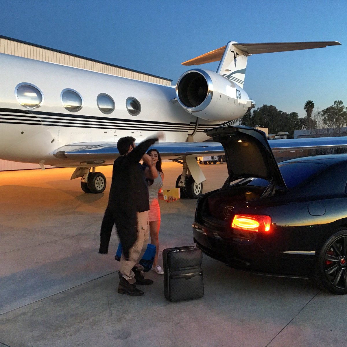 Lookedon.com - your favorite resource for danbilzerian picture