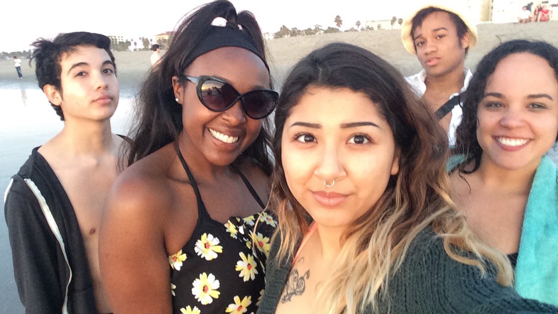catriahdiaz's tweet photo. days like today make me realize how lucky i am to have the friends that i have #famda https://t.co/JsyzqJKlkv