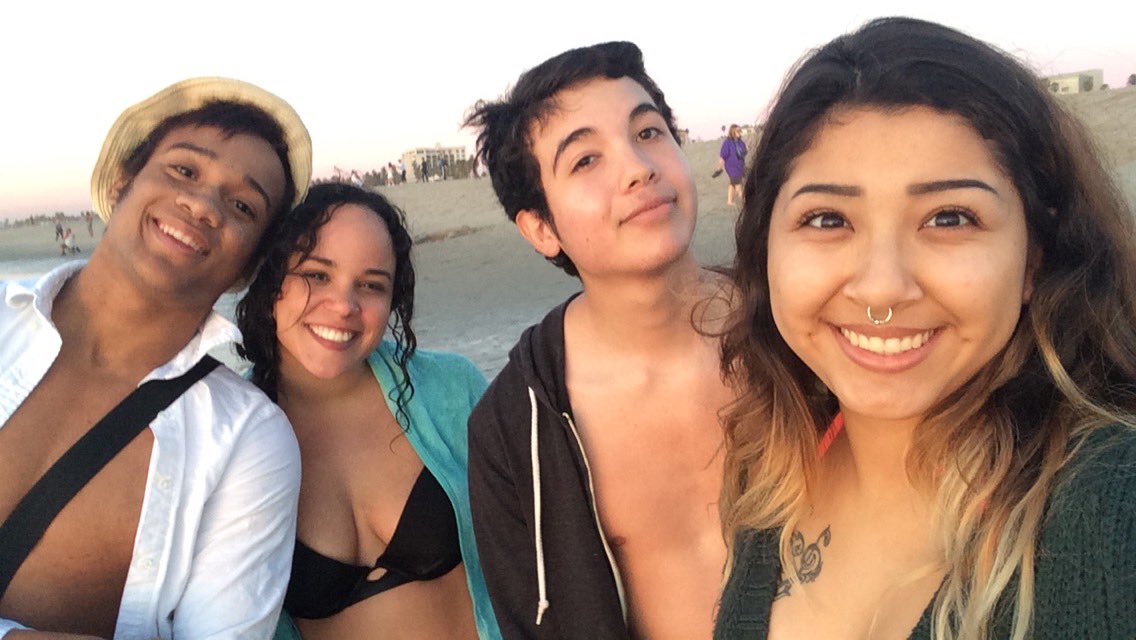 catriahdiaz's tweet photo. days like today make me realize how lucky i am to have the friends that i have #famda https://t.co/JsyzqJKlkv
