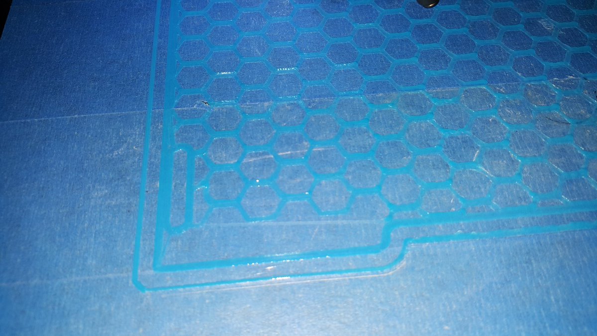 AlexLaanko's tweet photo. Playing with simplify 3d settings. 0 bottom layers, 15% honeycomb infill. #simplify3d #3dprinting #gmax1.5xt https://t.co/i6TG49Aumt