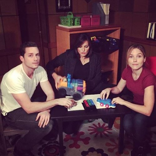 itshargitay's tweet photo. Time to play ...
Tomorrow will be serious, because it will have crossover
#2Squads
#1Case
#SVU #ChicagoPD
🔫👏💪🚓 https://t.co/dEijPIBqYo