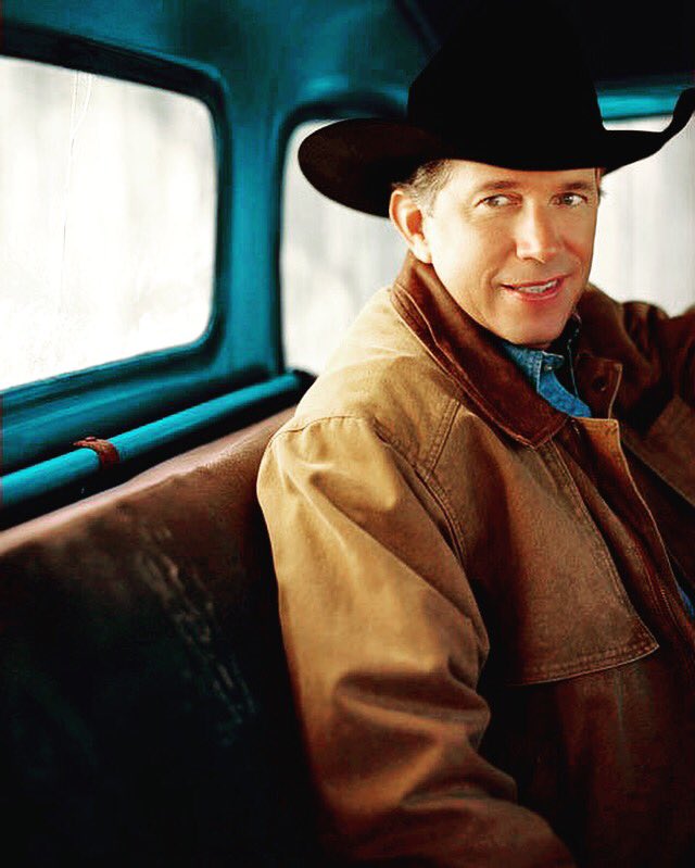 countrysayingss's tweet photo. My days are brighter, my sky a deeper blue, my nights are sweeter when I'm with you. #GeorgeStrait https://t.co/1cq6X9W0H8