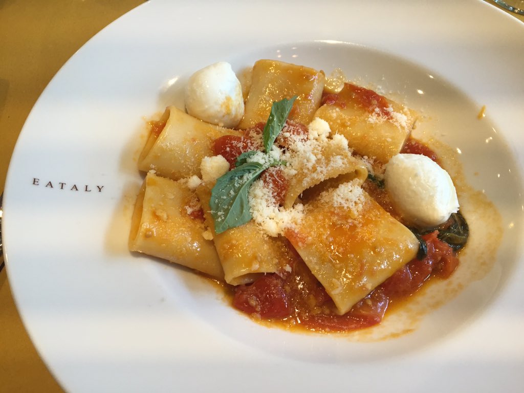 aschlemmercd's tweet photo. Lunch at #Eately on #MSCDivina @MSCCruisesUSA Come join us!!! https://t.co/hRVhllhNmb