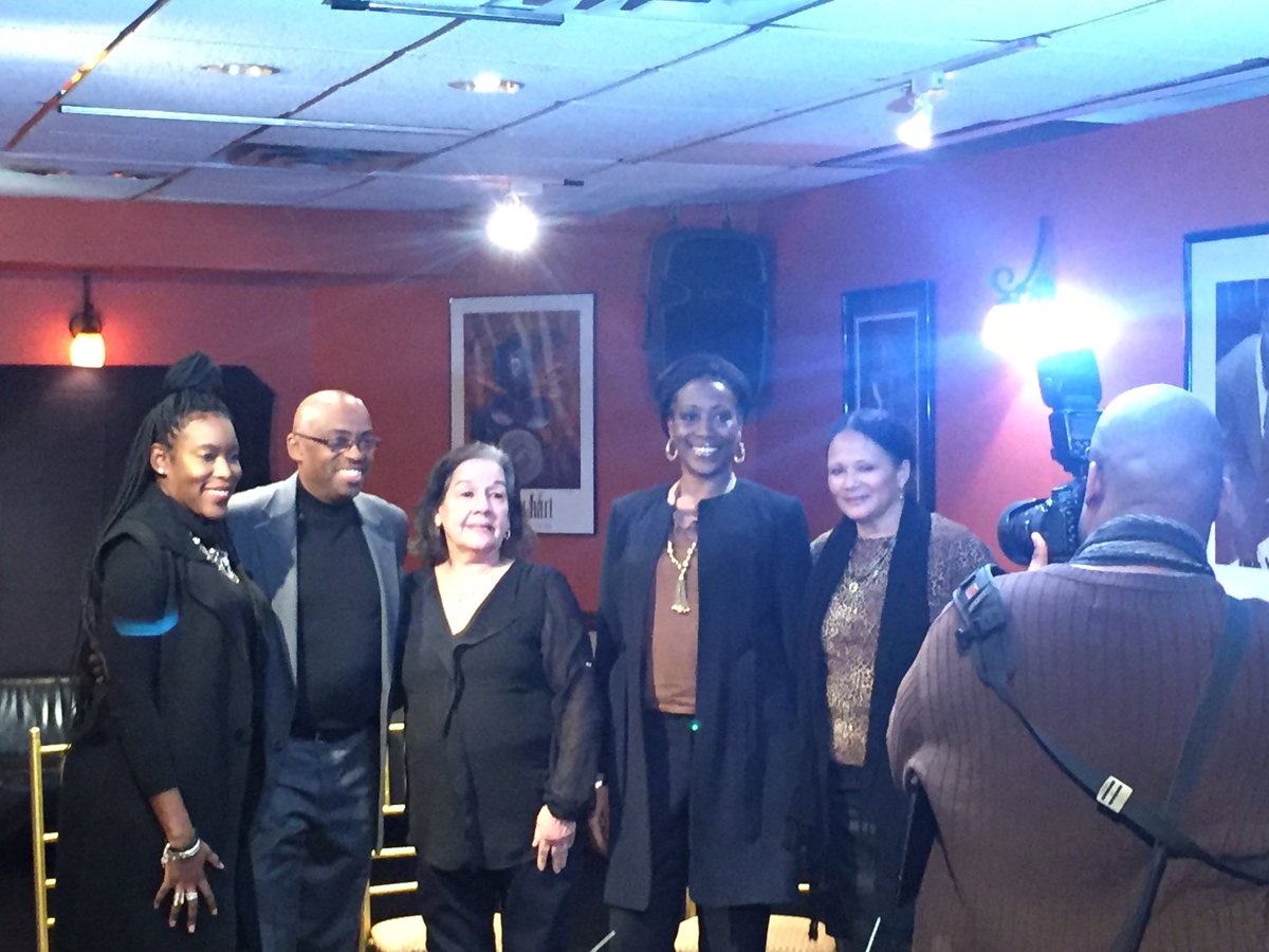 LaraLandYoga's tweet image. Learning about the Legends in my community! @SylviasSoulFood @LoungePrincess @SylviasEvents #harlem