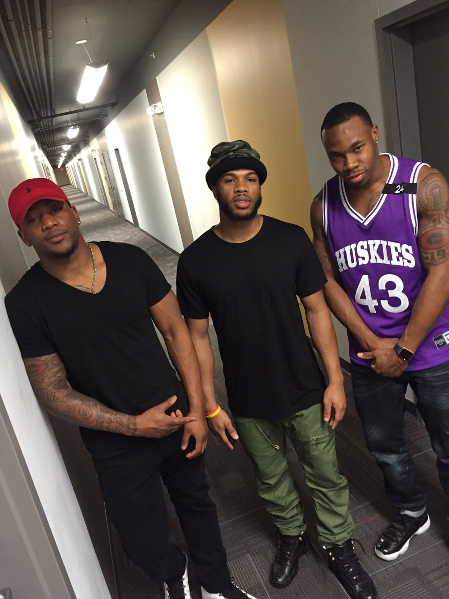 jhardee_19's tweet photo. Legendary @Geeez19 @TheBogeez !! My brothers for life 💪🏾 https://t.co/TiqSeSeCzu