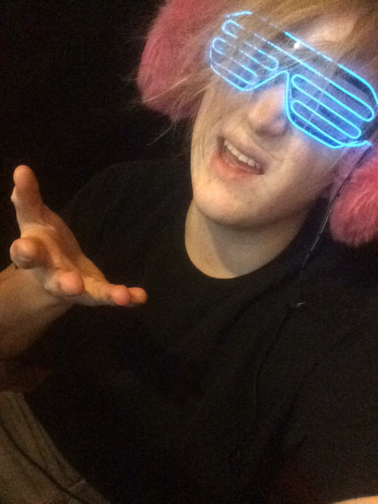 <a href="/kittischnitti/">lulu</a> hä bist du verrügt?