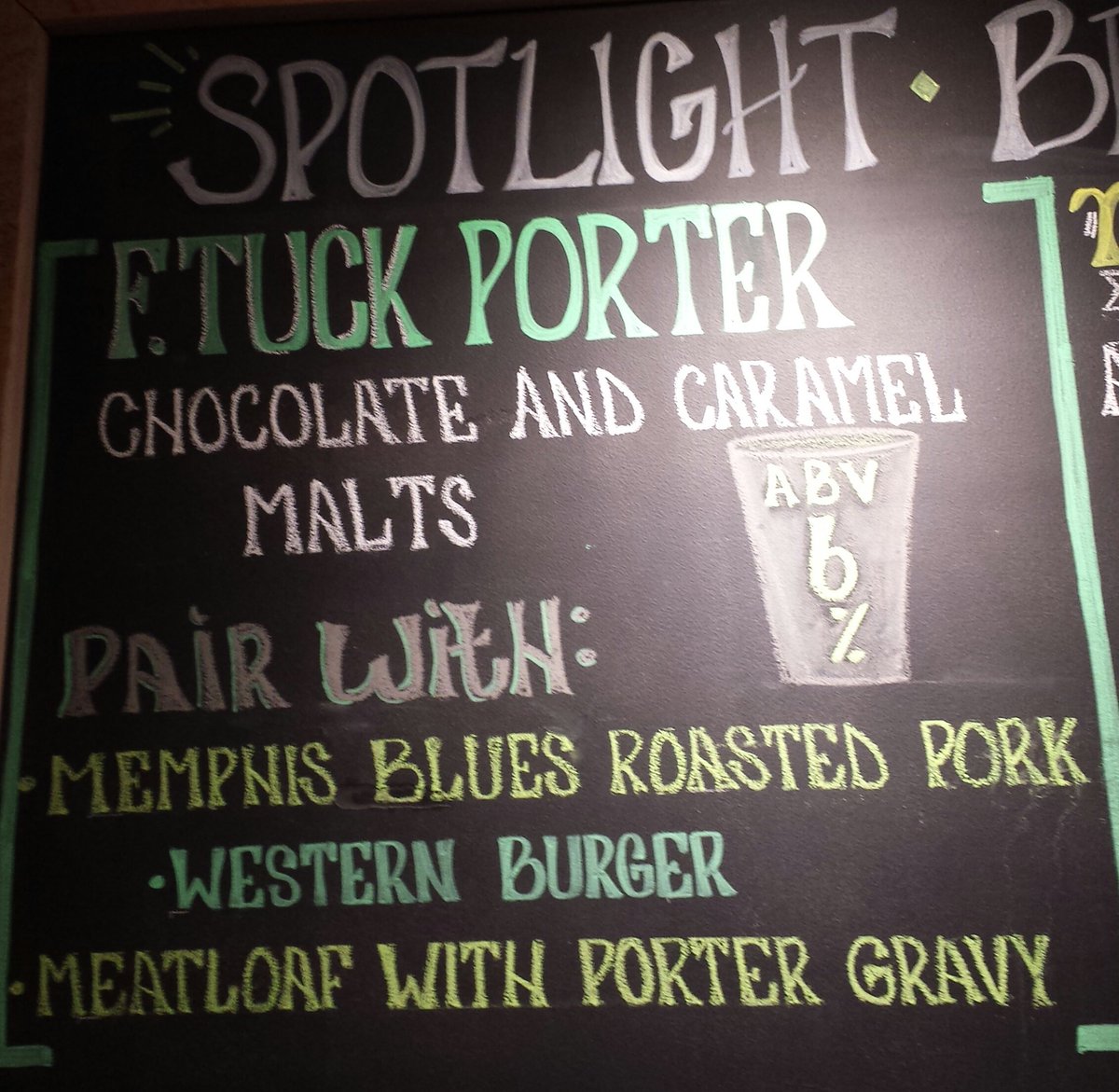 AlexDoehrer's tweet photo. Bring home a #growler of great #beer like the F.tuck porter for #FatTuesday from @RobinHoodBrewCo @Homedpizzeria https://t.co/p8CY9QslTN