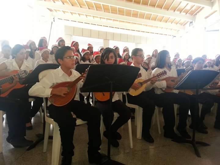 Orgullosos del trabajo de nuestra estudiantina #ElSistemaTieneAlmaLlanera #ElSistemaMerida #ElSistemaCumple41