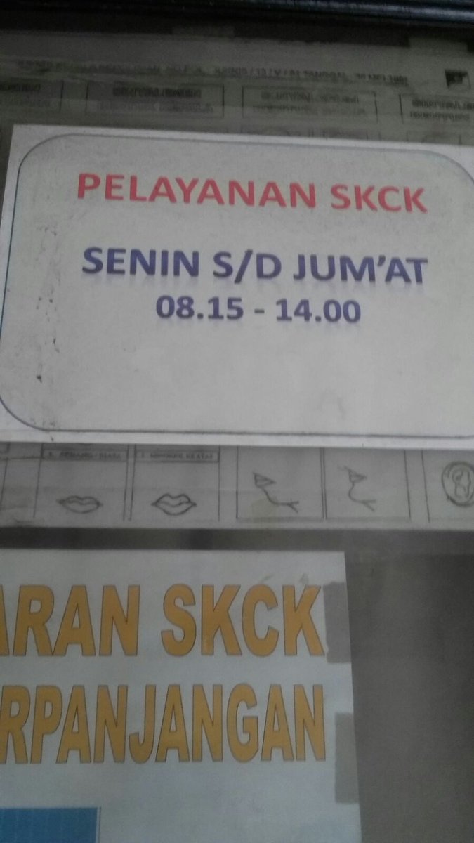 Ternyata jam 9 buka nya. Pak kami butuh skck bukan minta sembako pak <a href="/TMCPoldaMetro/">TMC Polda Metro Jaya</a> #savebekasi
